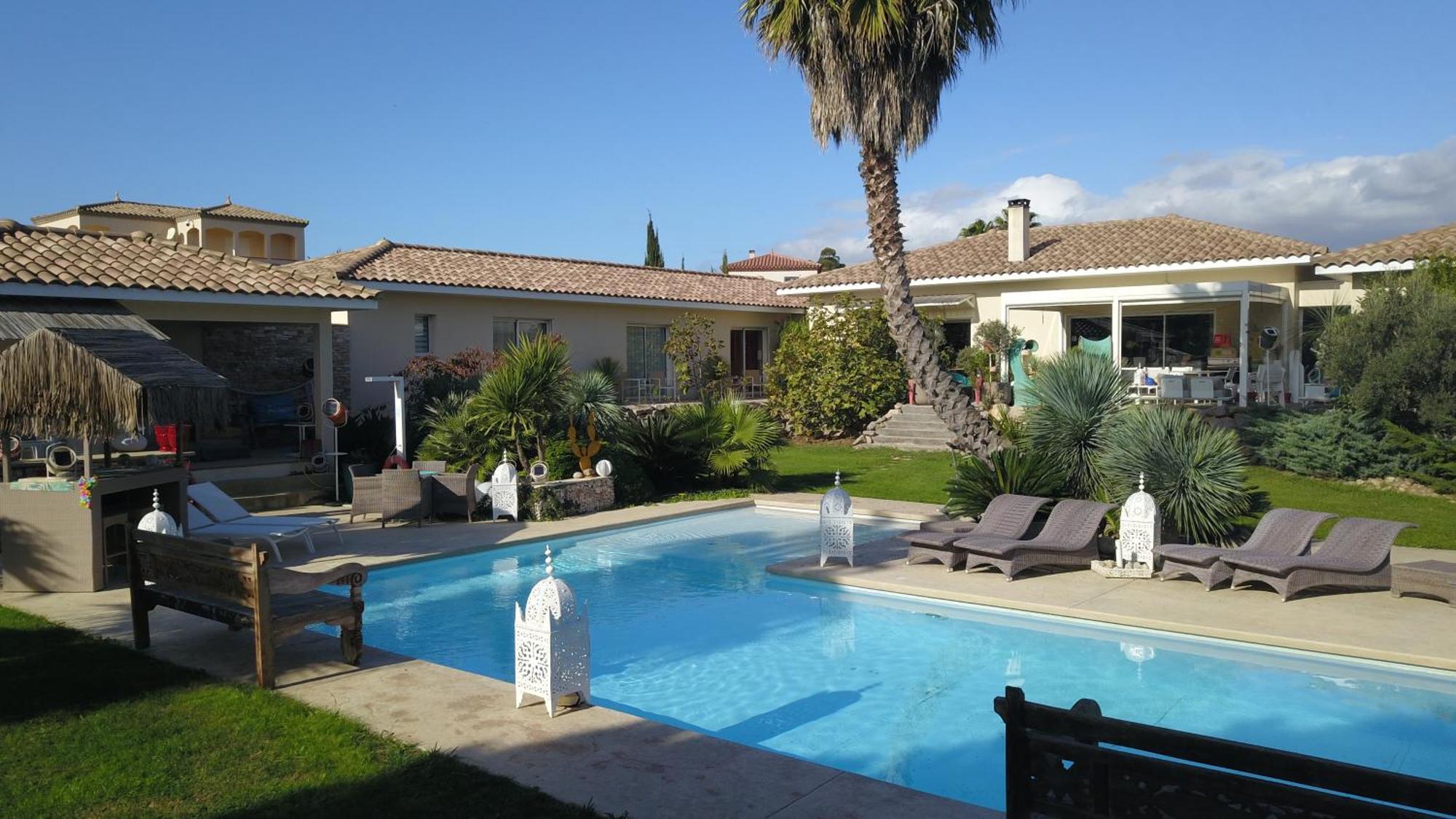 Escapades Lointaines Bed & Breakfast Perpignan Bagian luar foto