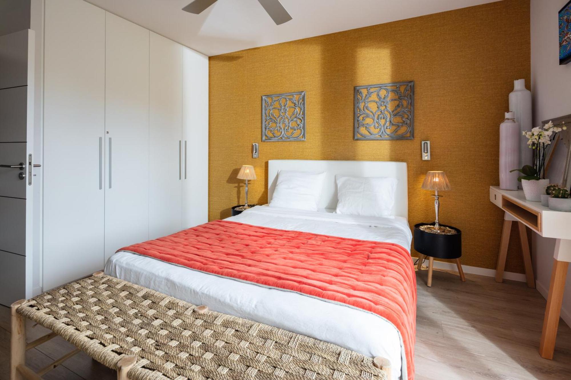 Escapades Lointaines Bed & Breakfast Perpignan Bagian luar foto
