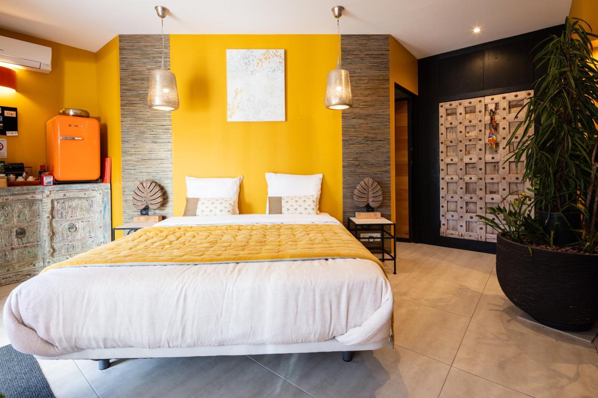 Escapades Lointaines Bed & Breakfast Perpignan Bagian luar foto
