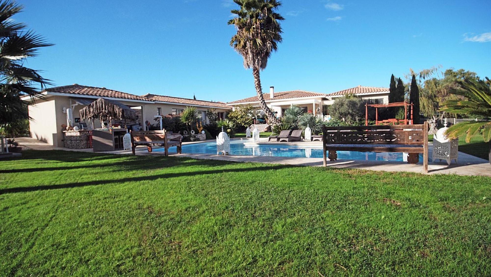 Escapades Lointaines Bed & Breakfast Perpignan Bagian luar foto