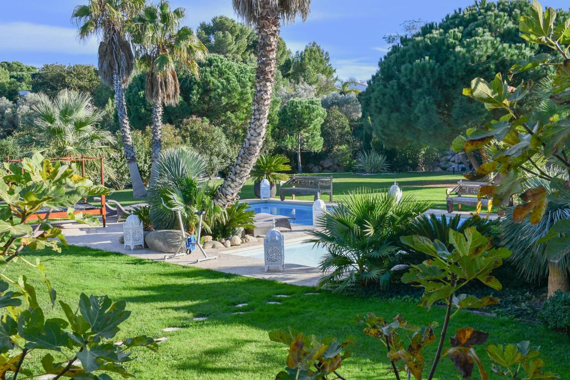 Escapades Lointaines Bed & Breakfast Perpignan Bagian luar foto