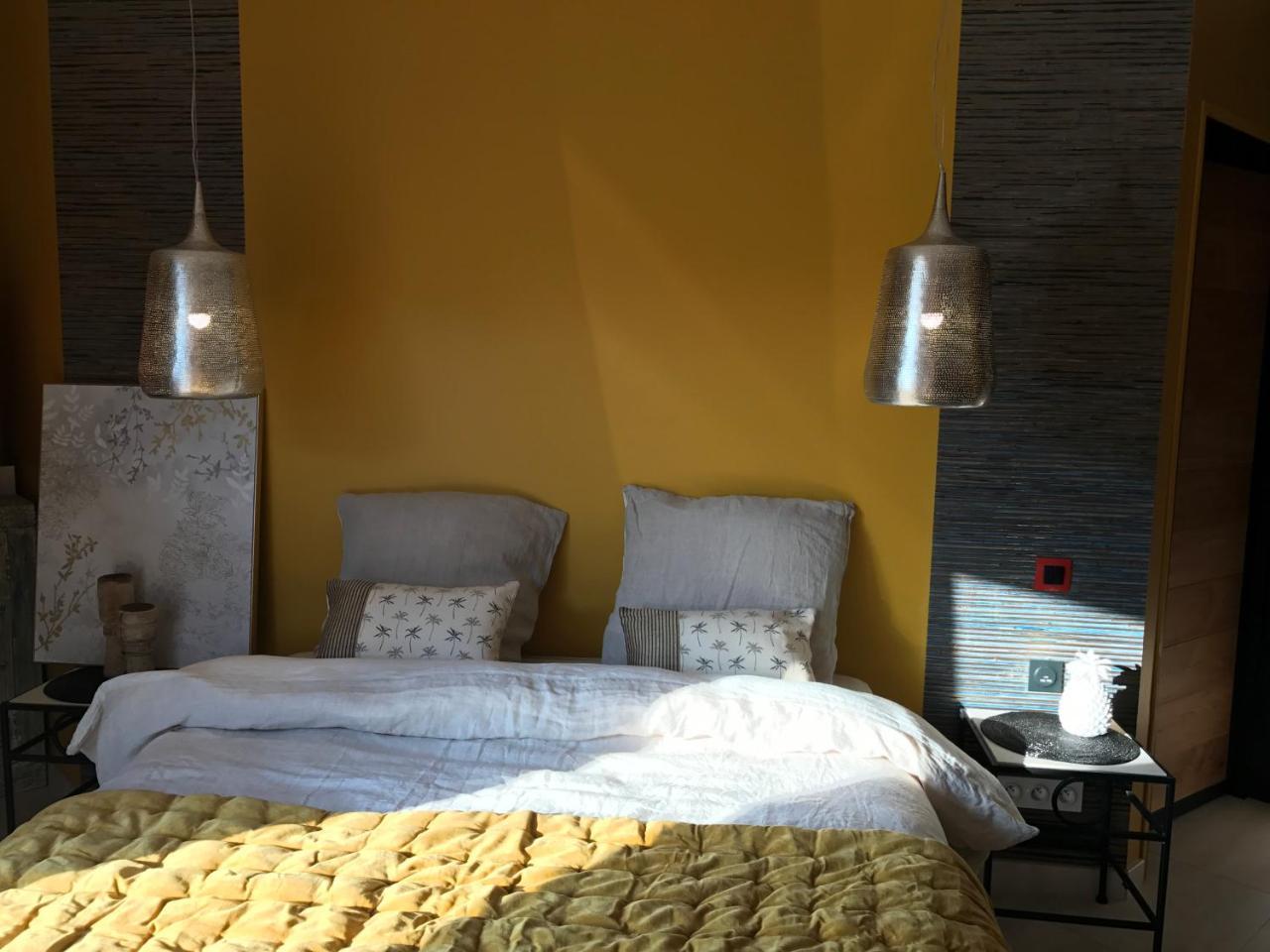 Escapades Lointaines Bed & Breakfast Perpignan Bagian luar foto